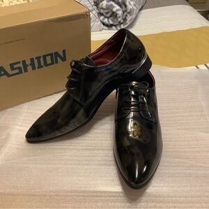 Elegant Black Floral Men's Patent Oxfords New in Box